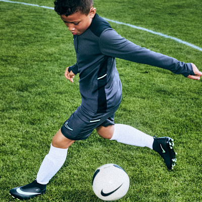 Nike.comにおけるナイキ アカデミー ジュニア Dri-FIT ロングスリーブ